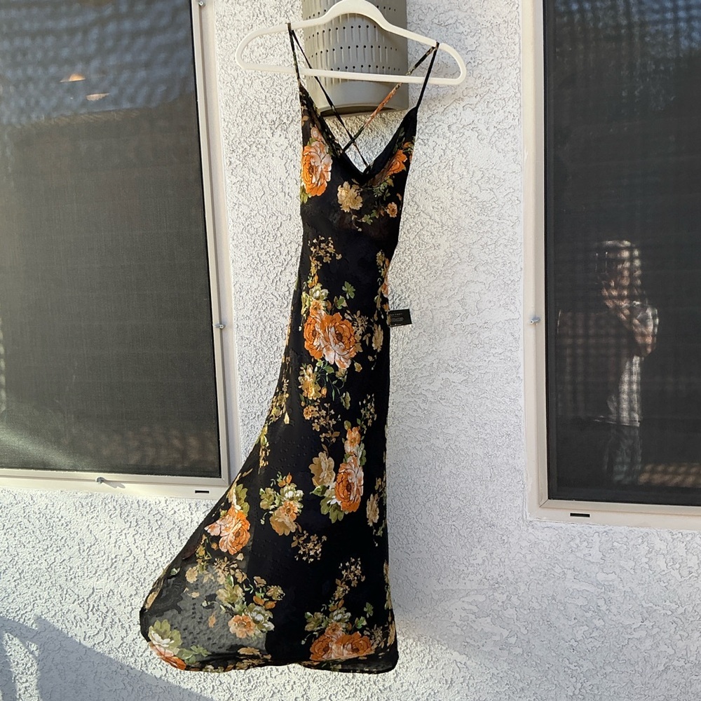 NWT Lulu’s Petal Prowess Black Floral Print Lace-Up Cowl Midi Dress Size XXS - Picture 3 of 10